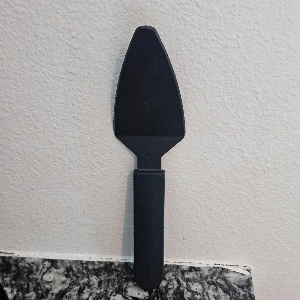 The Pampered Chef Nylon‎ Black Plastic Slice n Serve Pie Cake Cutter Server